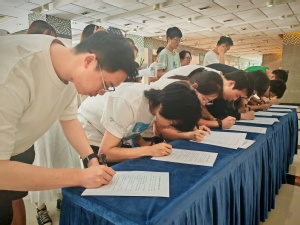 电气工程学院组织新发展党员参观中共一大纪念馆 开展新党员入党宣誓仪式